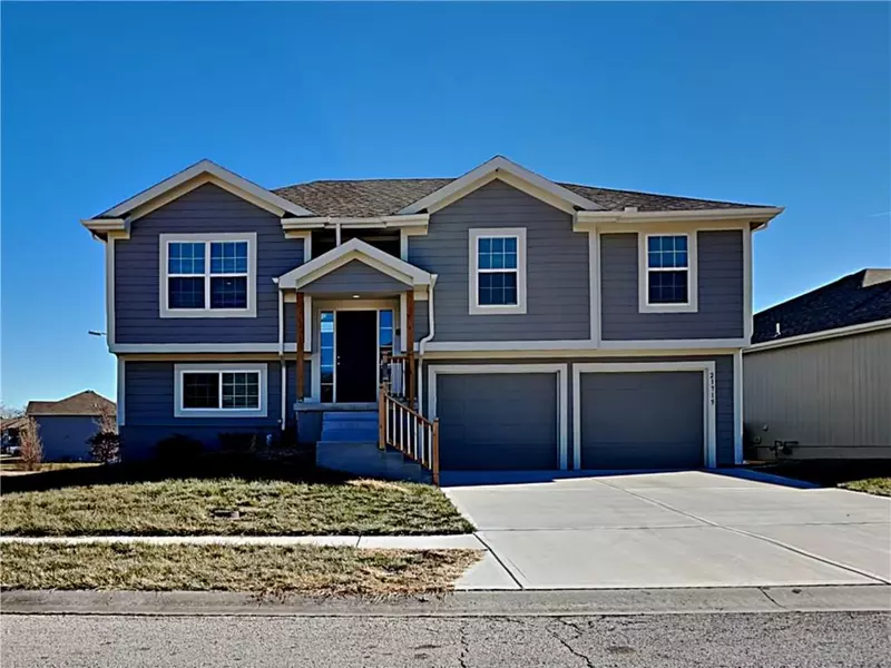 21715 Southcreek RD, Peculiar, MO 64078