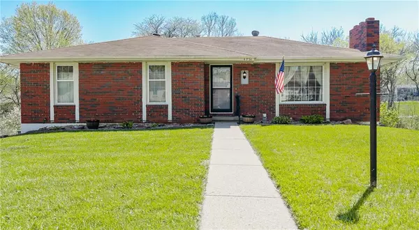 4926 Mockingbird LN, St Joseph, MO 64506