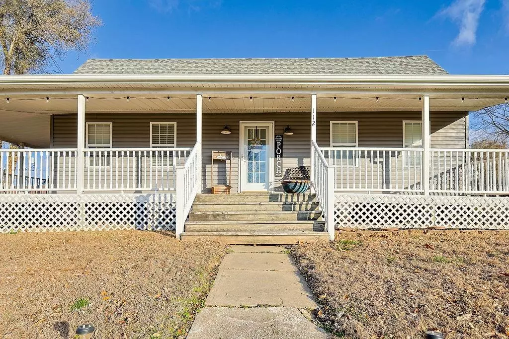 Dearborn, MO 64439,112 E 2nd ST