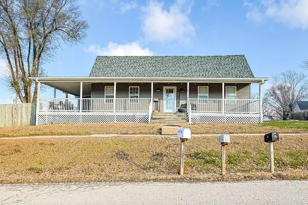 Dearborn, MO 64439,112 E 2nd ST