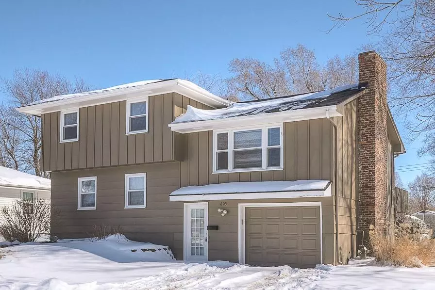 603 NE Green ST, Lee's Summit, MO 64034