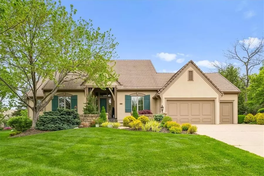 2100 W 115th ST, Leawood, KS 66211