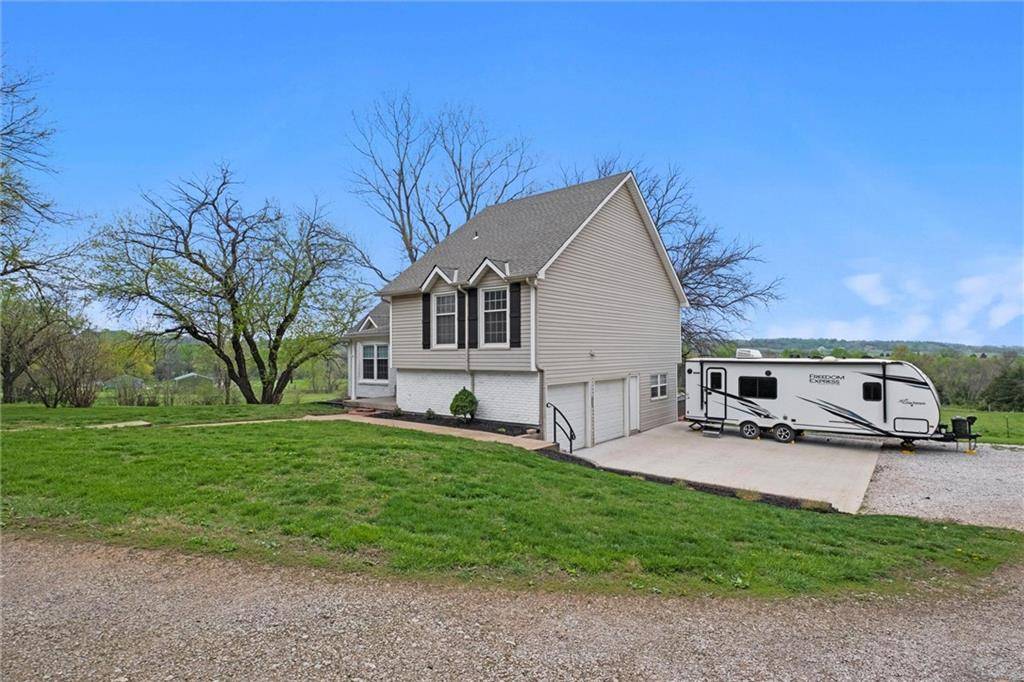 Paola, KS 66071,28274 W 311th ST