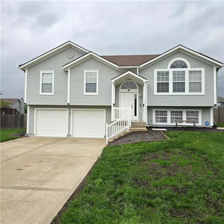 Greenwood, MO 64034,1208 Bradford DR