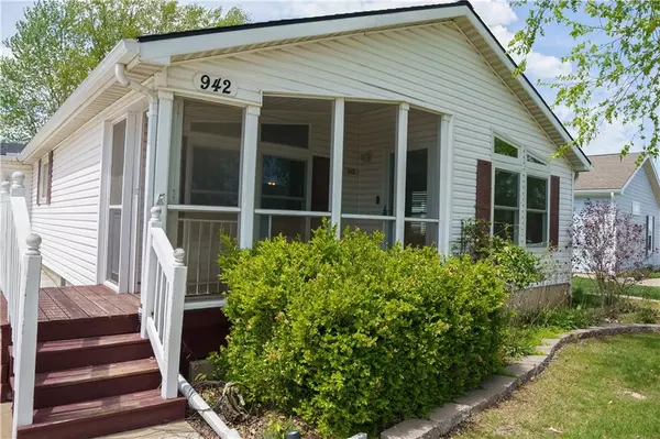 942 NE White Oak LN, Oak Grove, MO 64075