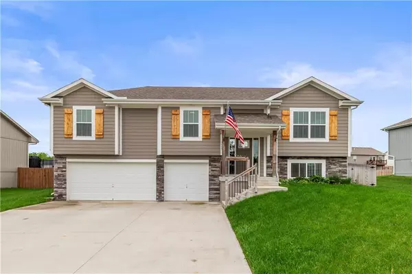 1005 NW 4th ST, Oak Grove, MO 64075