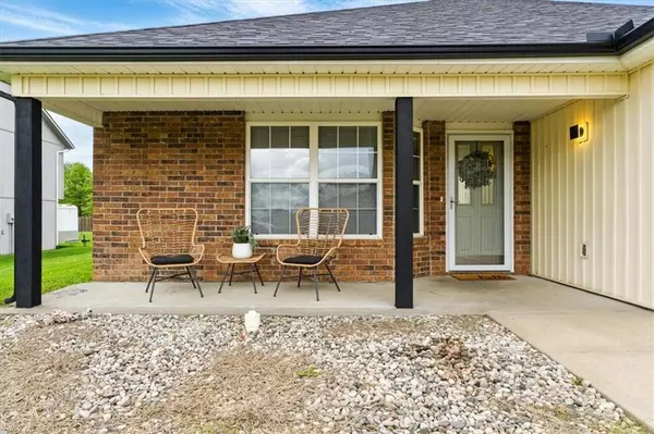 Grain Valley, MO 64029,706 SW Woodland CIR