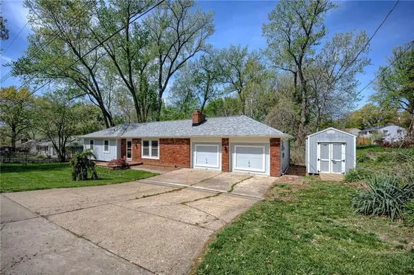 Riverside, MO 64150,922 NW Valley LN