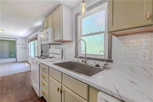 Greenwood, MO 64034,608 Walnut ST