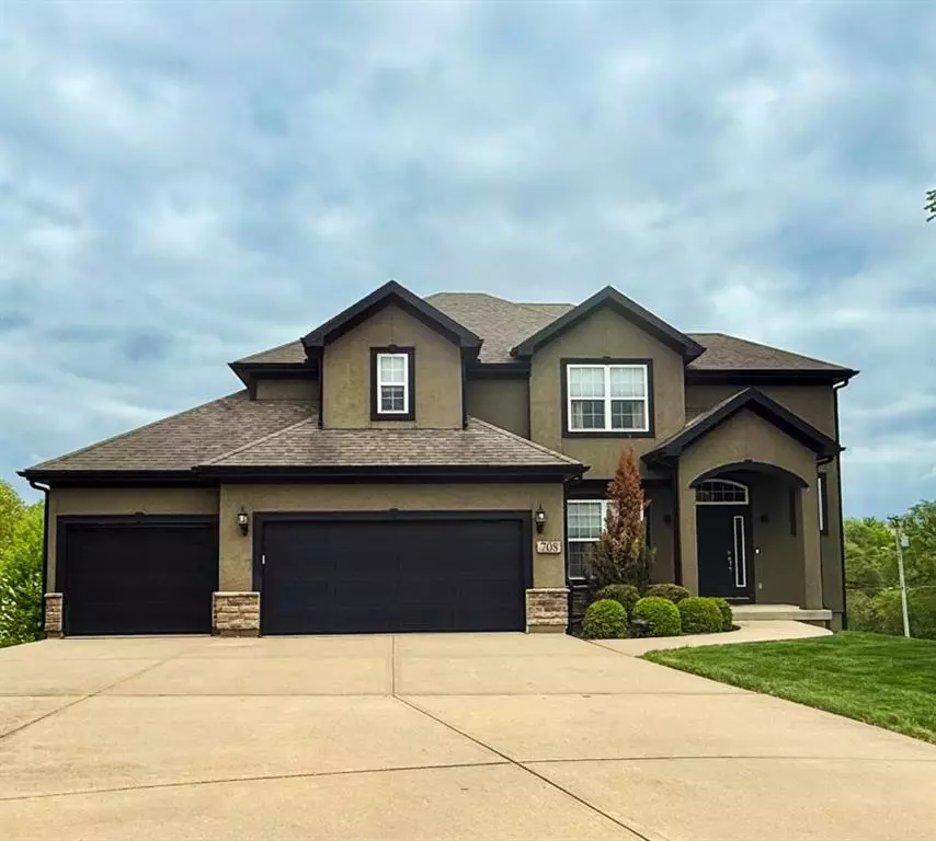 Warrensburg, MO 64093,708 Club House DR