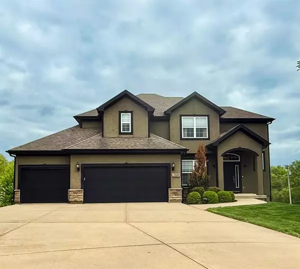 708 Club House DR, Warrensburg, MO 64093