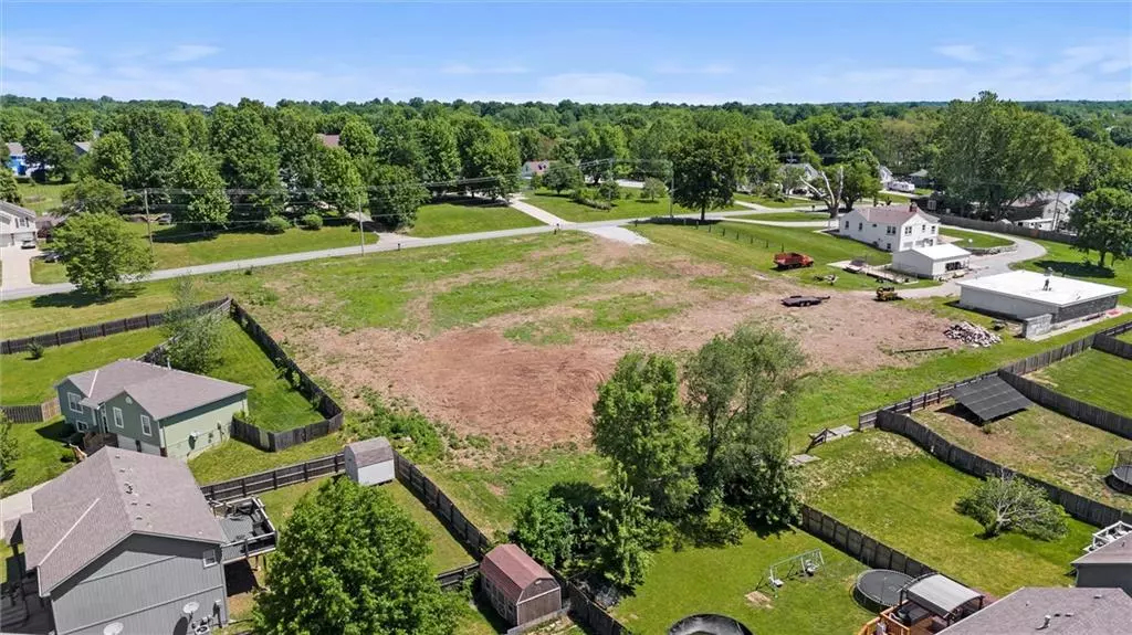 18701 E Bundschu RD, Independence, MO 64056