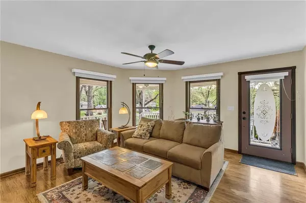 Weston, MO 64098,615 Cherry ST