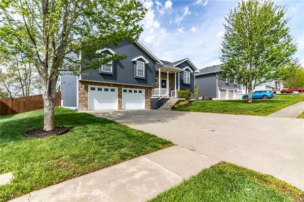 Knob Noster, MO 65336,102 E 12th ST