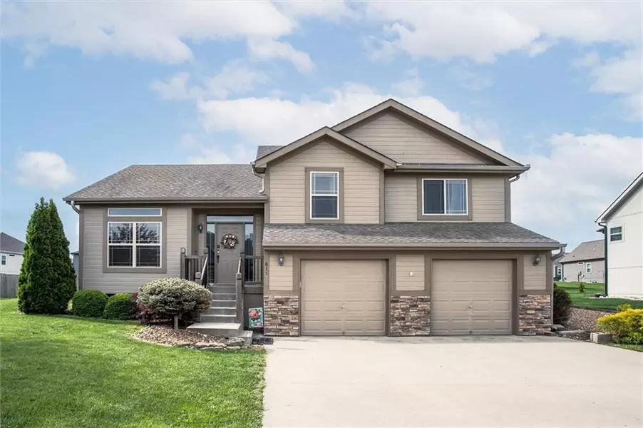 811 W Jack ST, Lone Jack, MO 64086