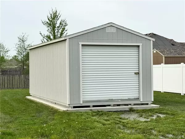 Knob Noster, MO 65336,1177 SE 185 RD