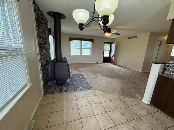 Ozawkie, KS 66070,8833 Hickory LN