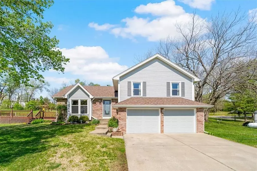 15818 N Eldridge DR, Holt, MO 64048