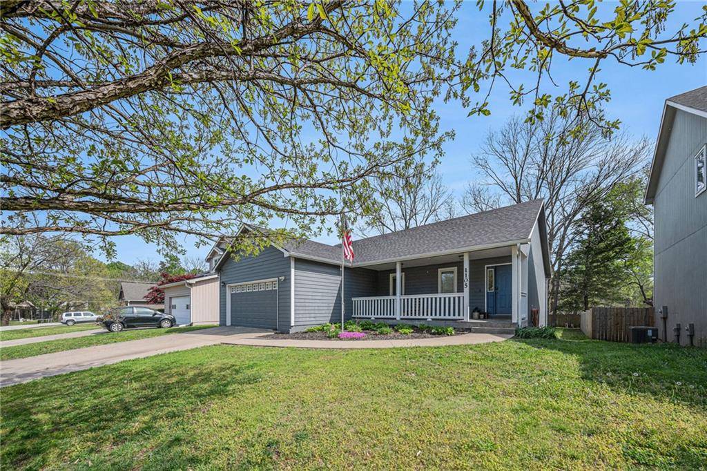 1105 Grove ST, Baldwin City, KS 66006