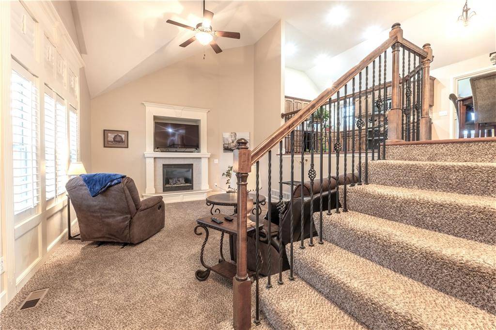 Kearney, MO 64060,1107 W 9TH AVE