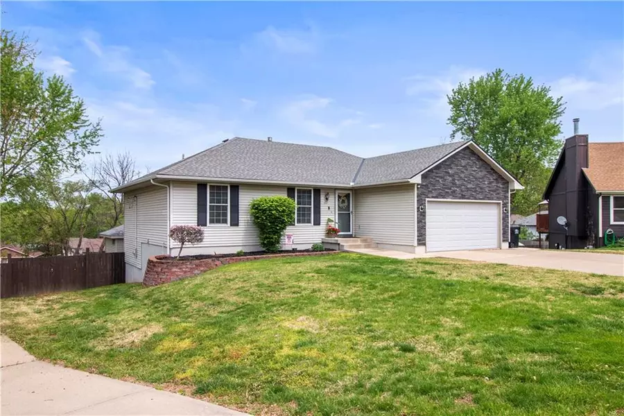 1711 S Concord CT, Independence, MO 64058