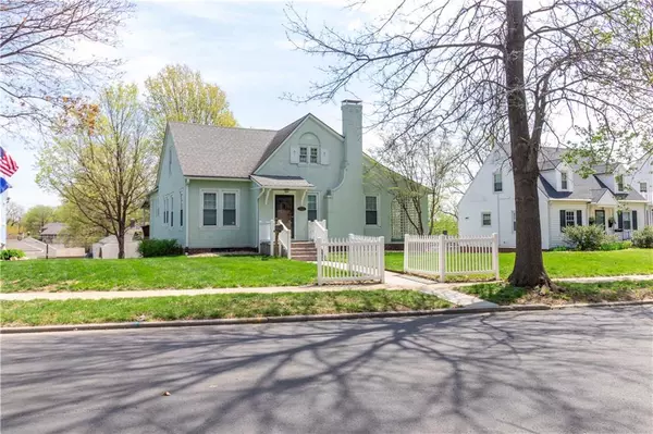 St Joseph, MO 64505,2021 Lovers LN