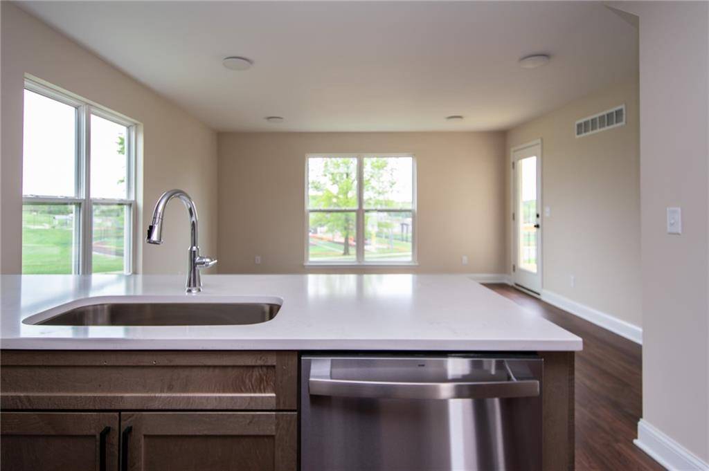 Bonner Springs, KS 66012,13744 Leigh DR