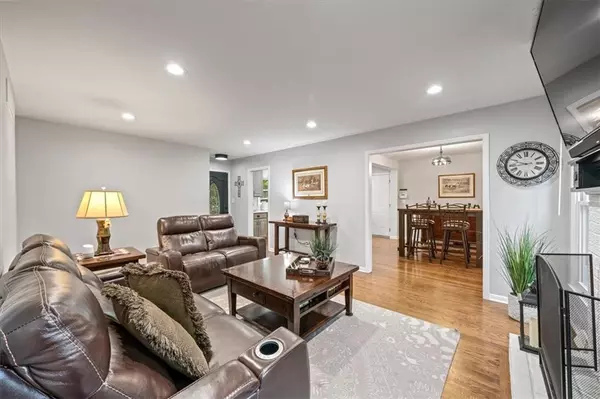 Overland Park, KS 66207,5815 W 100th ST