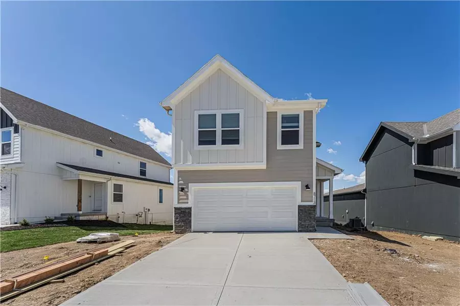 8728 SW Brickell DR, Blue Springs, MO 64064