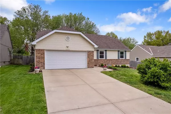 Overland Park, KS 66215,10554 Bradshaw ST