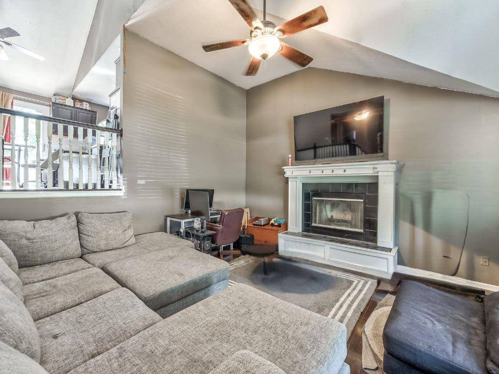 Blue Springs, MO 64015,1904 NW HARBOR PL