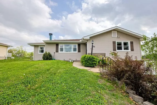 3306 Melody LN, St Joseph, MO 64503