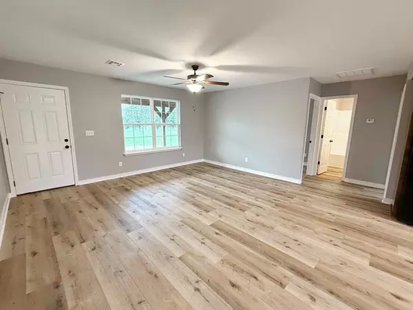 El Dorado Springs, MO 64744,321 W Hainline RD