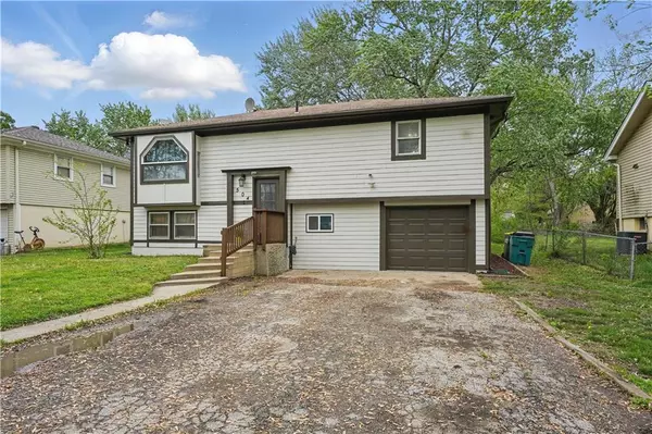 Spring Hill, KS 66083,504 S Washington ST