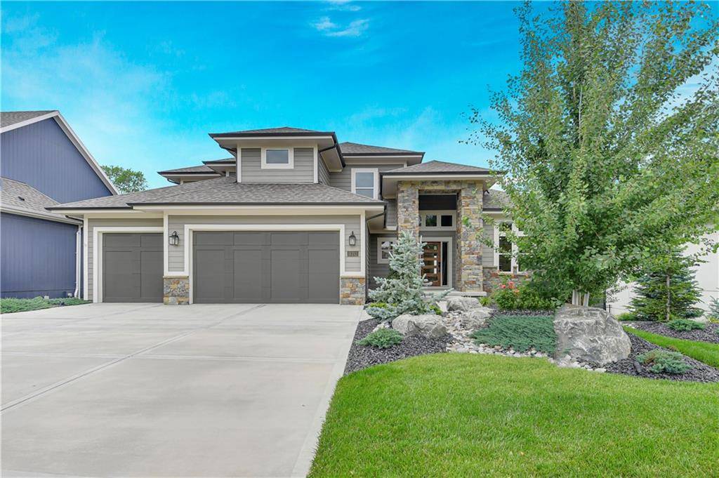 11212 W 170th PL, Overland Park, KS 66221
