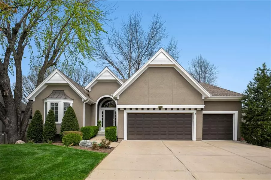 7504 W 149th ST, Overland Park, KS 66223