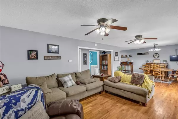 Pomona, KS 66076,524 Truman ST