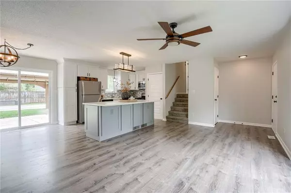 Liberty, MO 64068,918 Shiloh CT