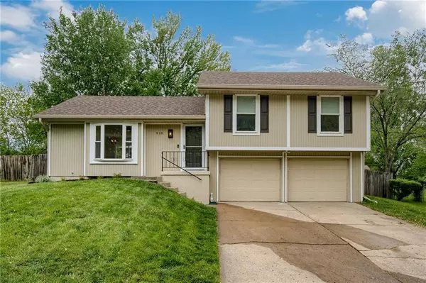 918 Shiloh CT, Liberty, MO 64068