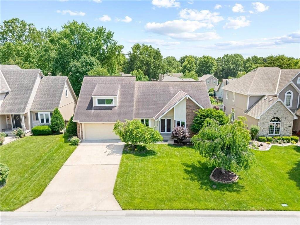 4071 SW Royale CT, Lee's Summit, MO 64082