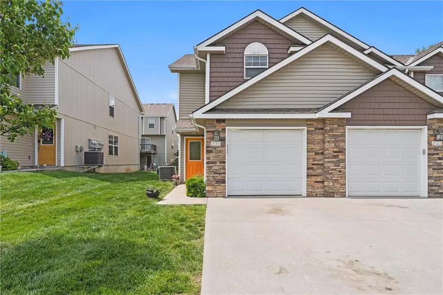 230 N Washington ST, Raymore, MO 64083