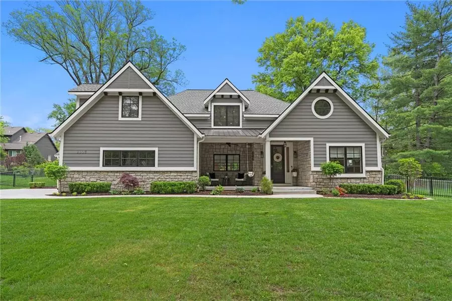 8023 Wenonga RD, Leawood, KS 66206