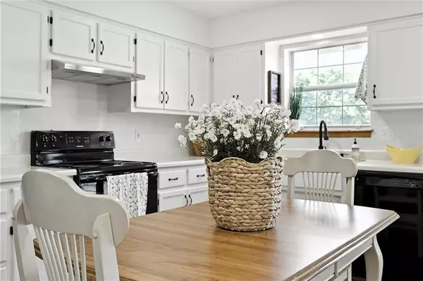 Holt, MO 64048,5964 SE Hilltop RD