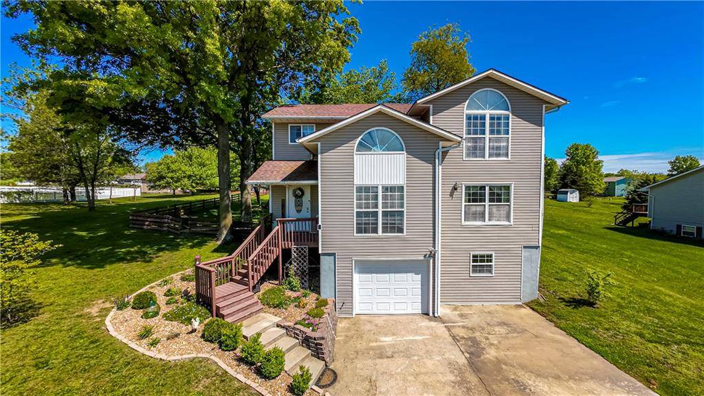 Warrensburg, MO 64093,120 NW 171 RD