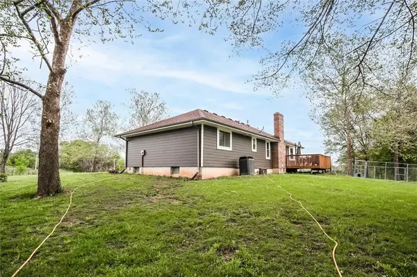 Odessa, MO 64076,5705 Stephenson RD