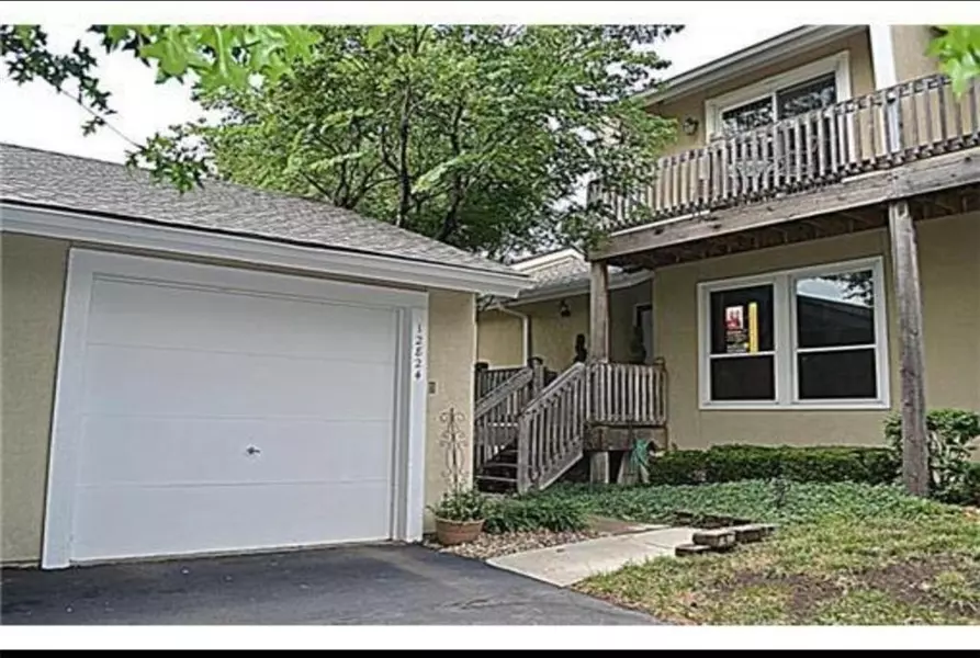 12824 W 109th ST, Overland Park, KS 66210