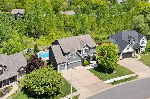 8200 NE 73rd TER, Kansas City, MO 64158