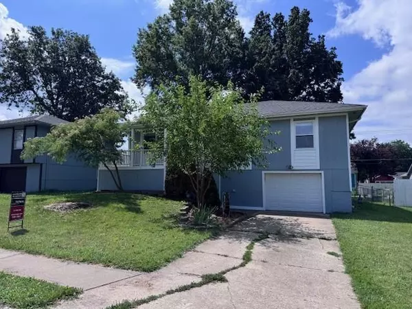 717 Ann AVE,  Harrisonville,  MO 64701