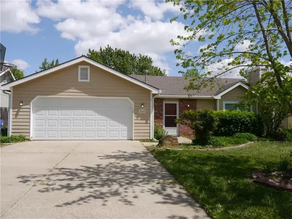 2528 Scottsdale ST,  Lawrence,  KS 66047