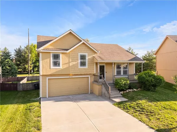 23575 W 126 TER, Olathe, KS 66061